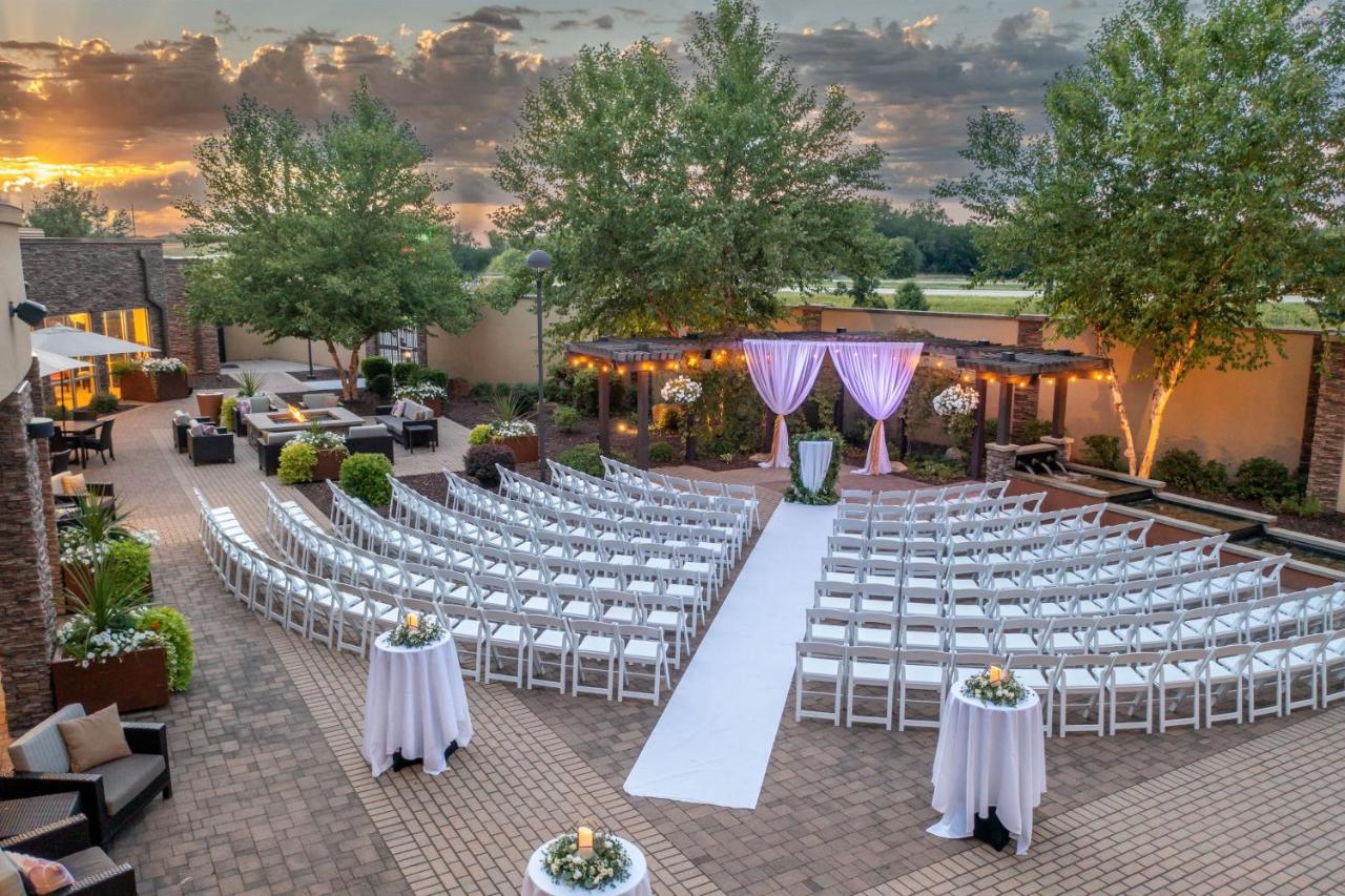 Courtyard Mankato Hotel & Event Center Exterior foto